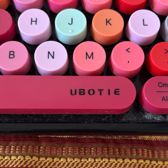 Colorful Retro Keyboard - Picture 2 of 7